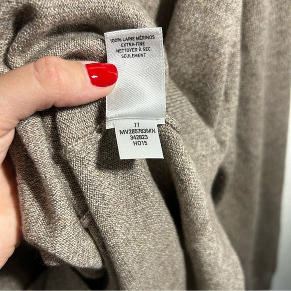 Nordstrom Men's 100% Merino Wool Academia Taupe V-Neck Sweater - Picture 4 of 7